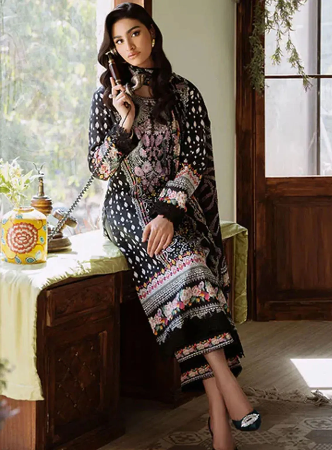 Flora By Roheenaz Embroidered Lawn 3 Piece Unstitched Suit RNZ24F RNP-06A VERIDIAN