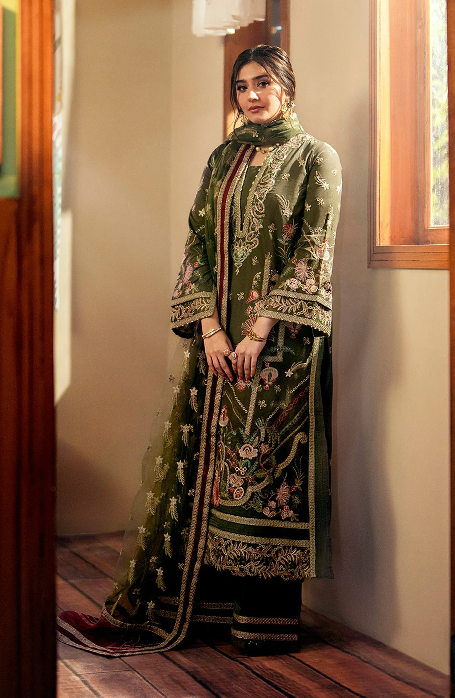 Maryum N Maria Embroidered Lawn Unstitched 3Pc Suit MS24-565 Amira