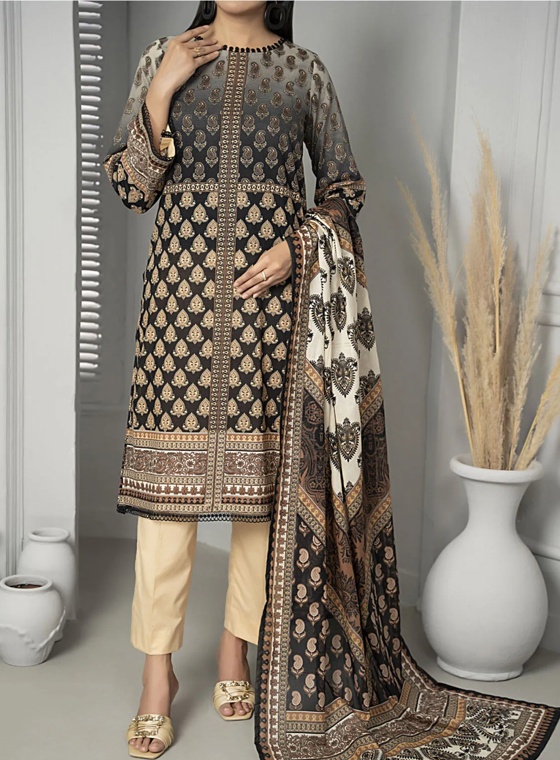 Sufinas By VS Textile Printed Lawn Black & White 3 Piece Unstitched Suit VS24S B&W D-517