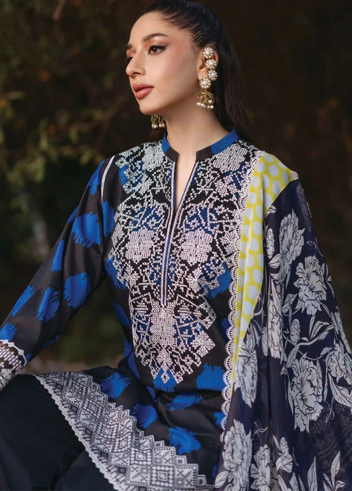 Tahra By Zainab Chottani Embroidered Lawn 3 Piece Unstitched Suit ZC24T 10B FREYA